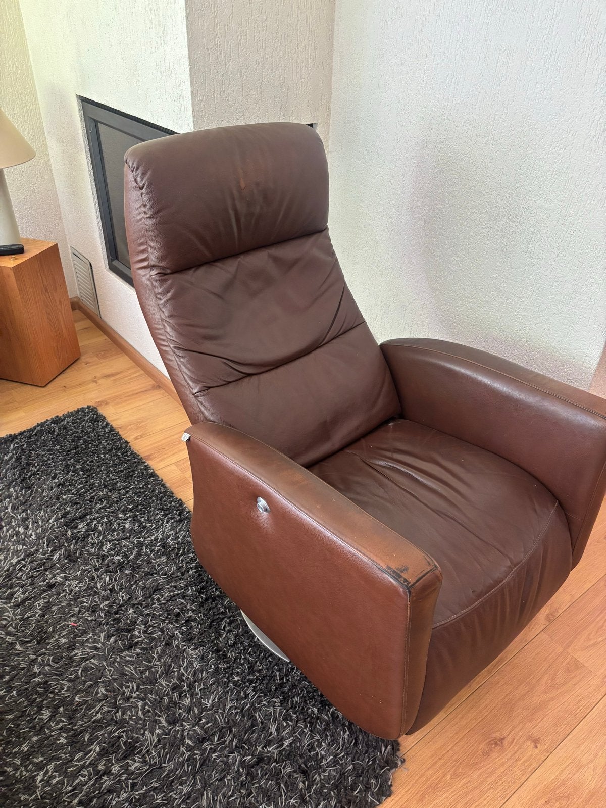 Foto 5 van Bruine leren relaxfauteuil - Comfortabel en stijlvol