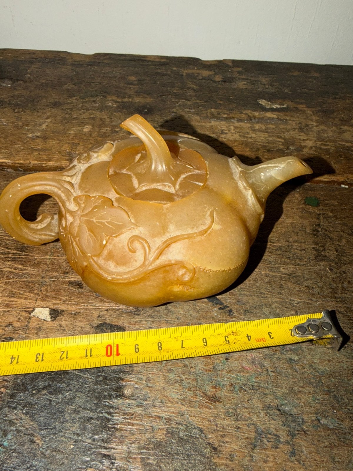 Antiek klein chinees theepotje van gele jade pompoen vorm, Geel, China, Ophalen of Verzenden