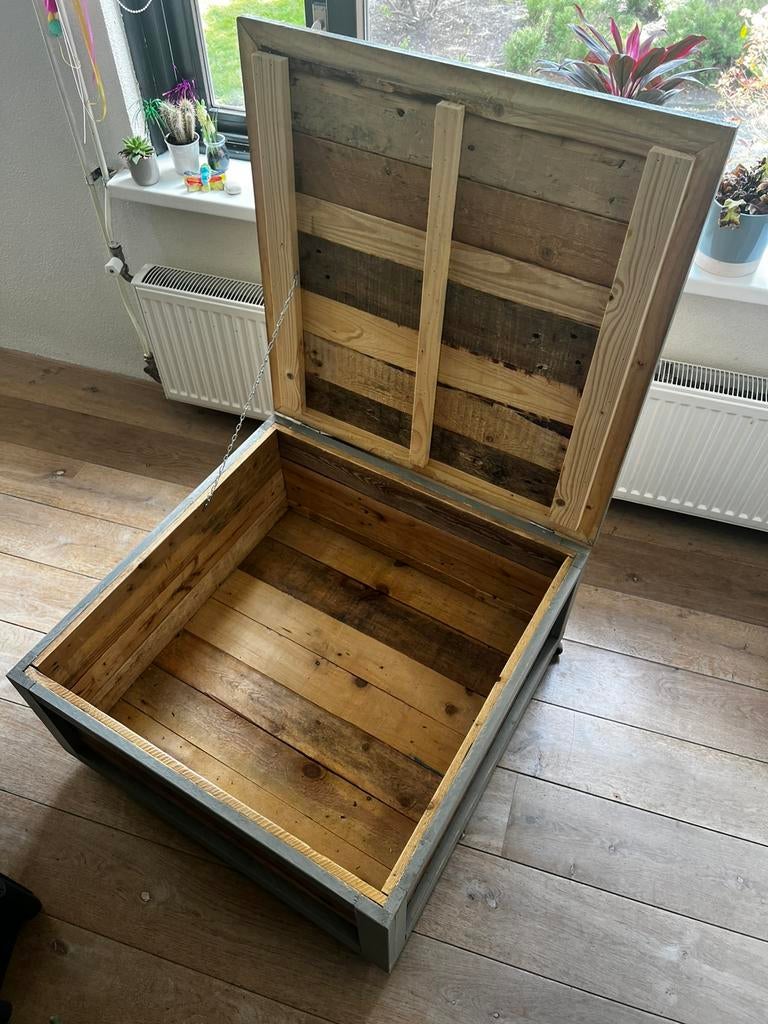 Mooie opbergkist/salontafel (80x80x40), Ophalen, 50 tot 100 cm, Zo goed als nieuw, 75 tot 100 cm
