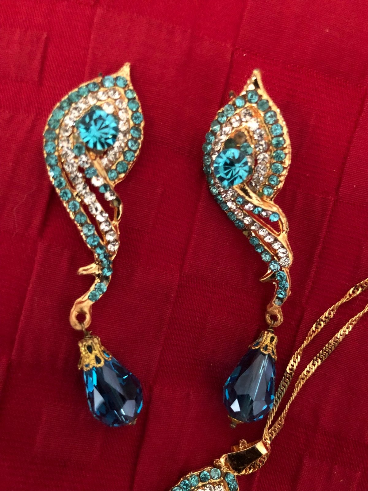 Oorbellen en ketting set met blauwe en witte stenen, Met kristal, Overige materialen, Hangers, Blauw