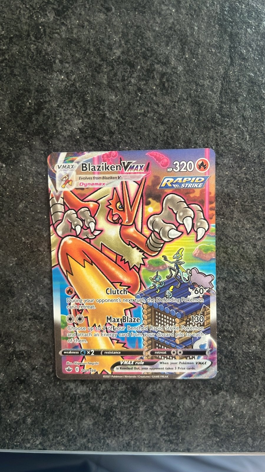 Pokémon Blaziken VMAX Rapid Strike 201/198, Hobby en Vrije tijd, Verzamelkaartspellen | Pokémon, Ophalen of Verzenden, Zo goed als nieuw