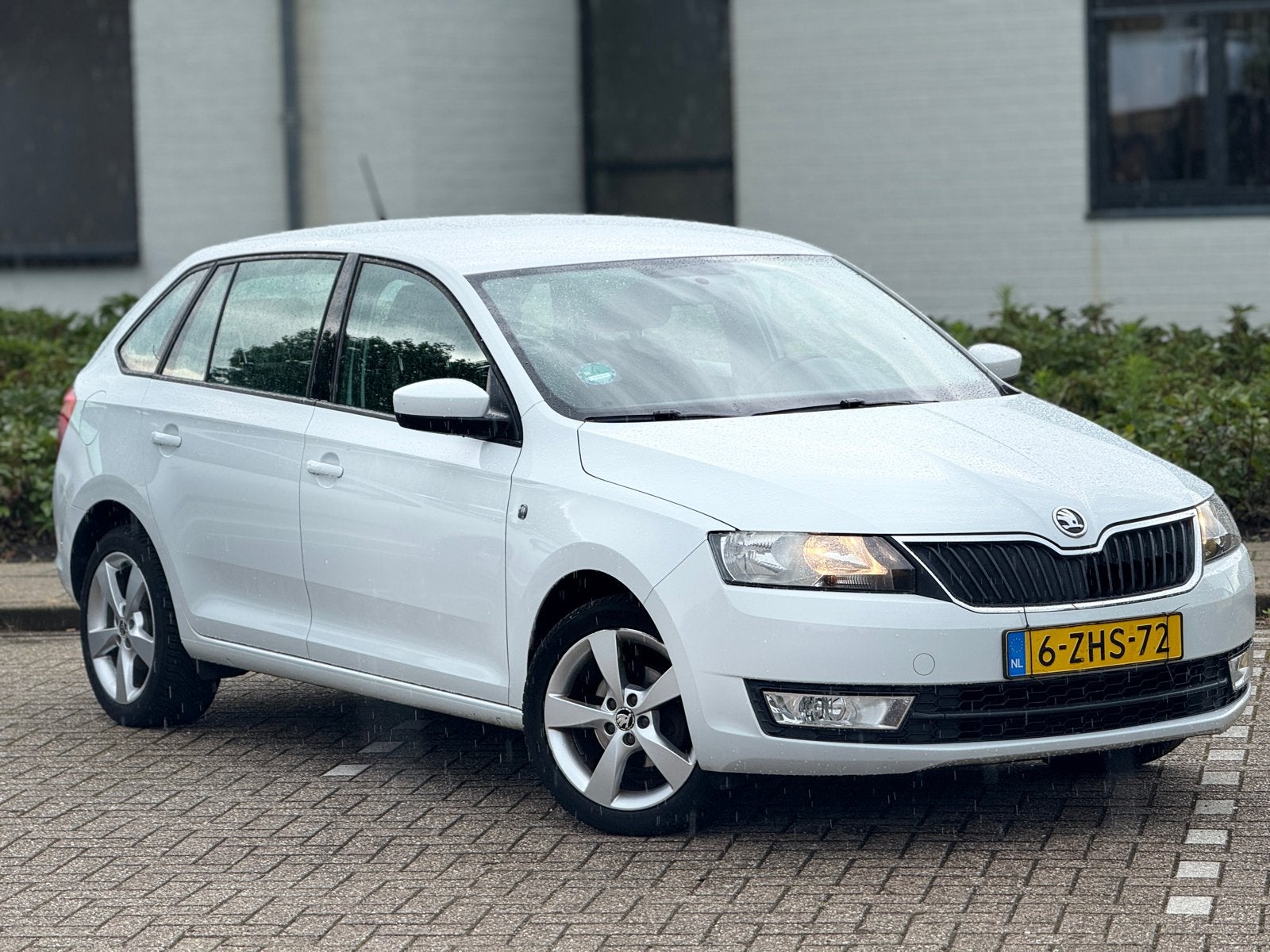 Skoda Rapid 1.2 TSI  86pk Spaceback 5DRTrekhaakAircoCruise, Auto's, Voorwielaandrijving, Euro 5, Zwart, 4 cilinders