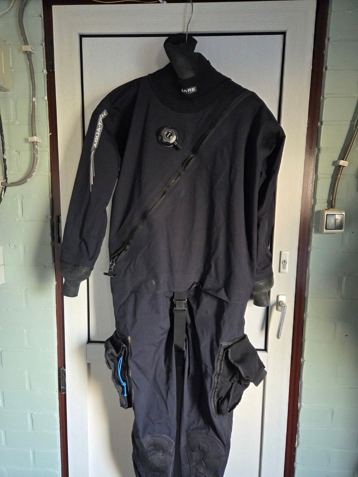 Bare Aqua-Trek 1 Tech Dry duikpak met kap en handschoenen, Watersport en Boten, Ophalen, Gebruikt, Duikpak