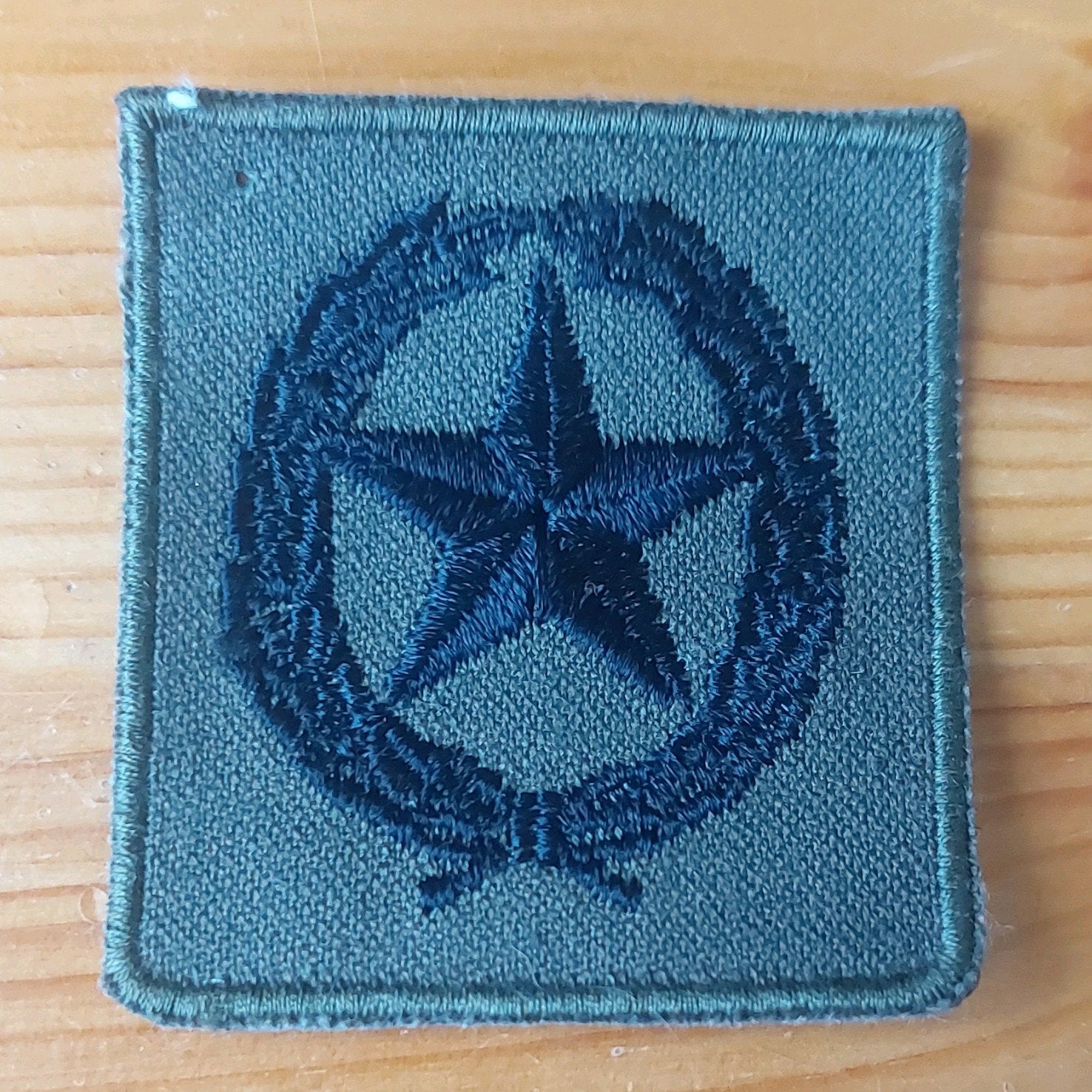 KL borstembleem Schutter GVT, Ophalen of Verzenden, Landmacht, Nederland, Embleem of Badge