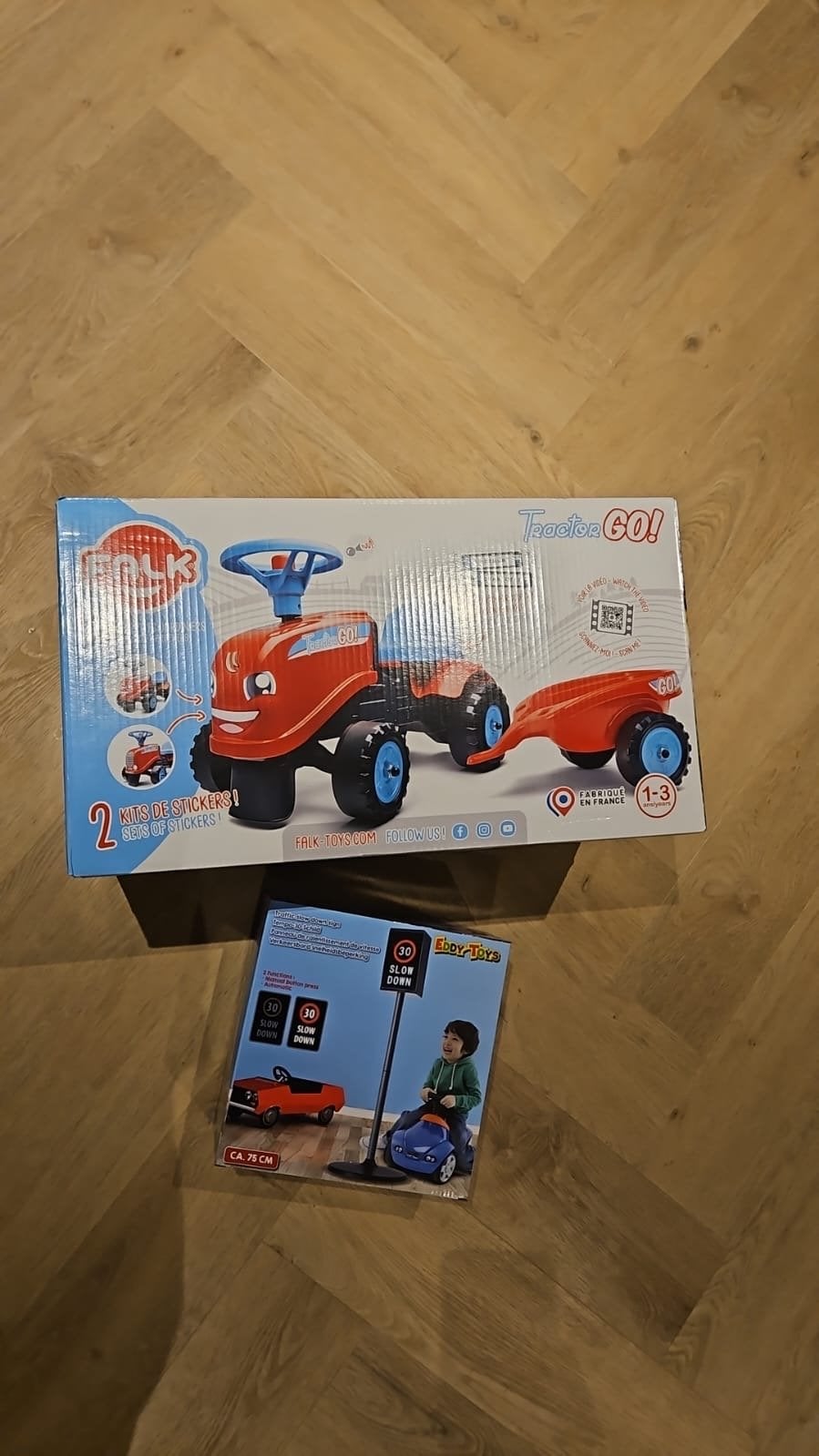 Falk Tractor Go! loopauto met aanhanger en verkeersbord, Ophalen of Verzenden, Nieuw