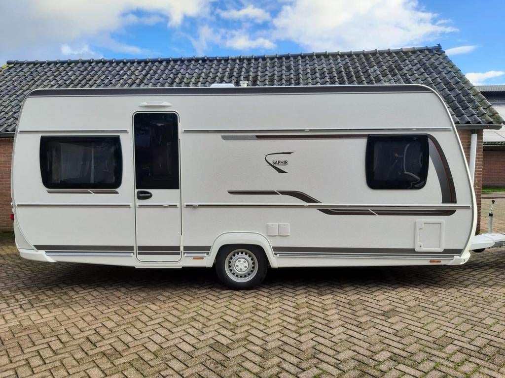 Fendt Saphir 495 SFB  2023 caravan met Truma mover, Caravans en Kamperen, Caravans, Mover, Rondzit, Frans bed, Particulier