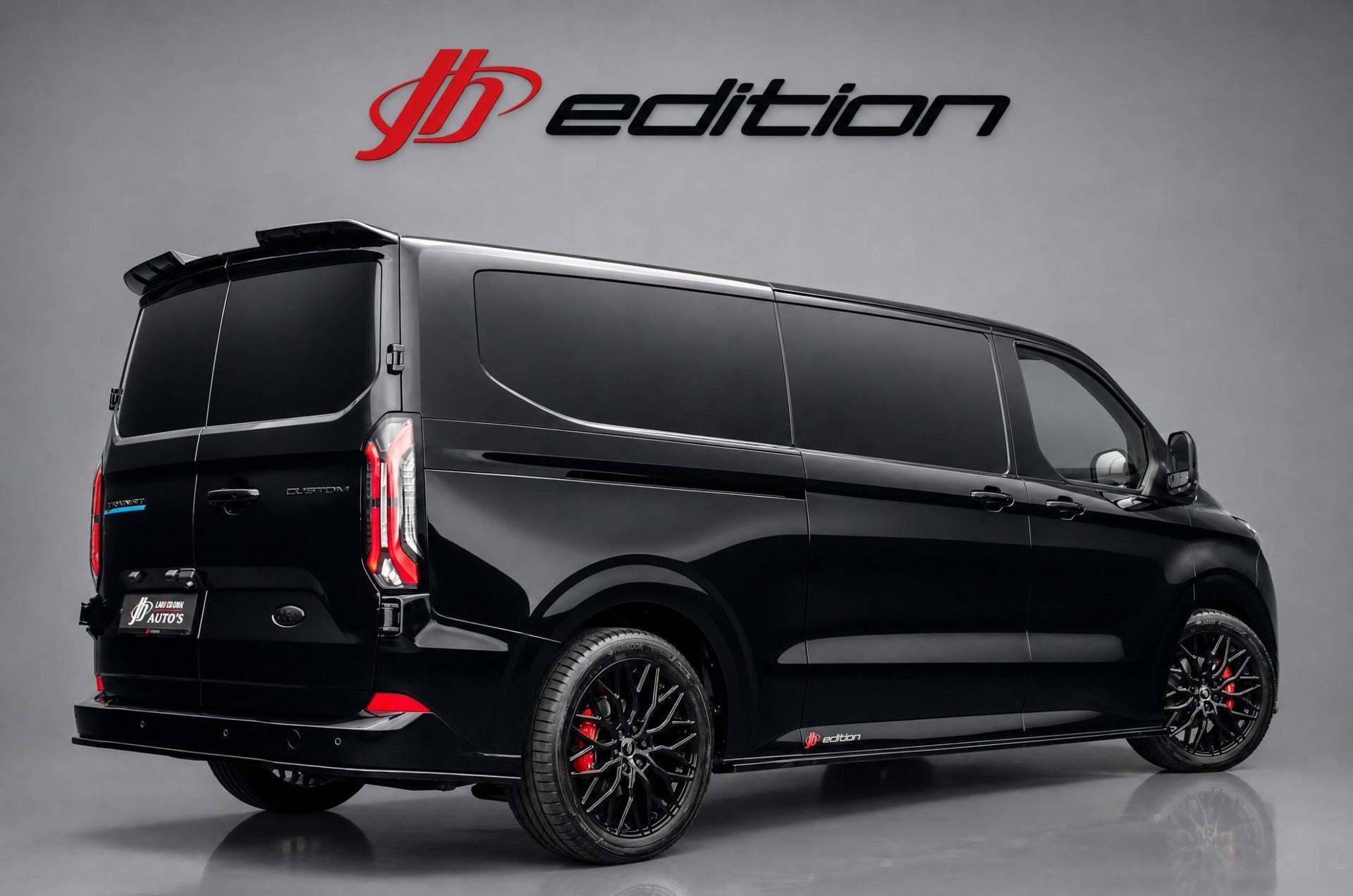 Ford E-Transit Cust. 320 L2H1 Limited 71 kWh DC DUBBEL CABIN, Auto's, Automaat, Achterwielaandrijving, Zwart, 2433 kg