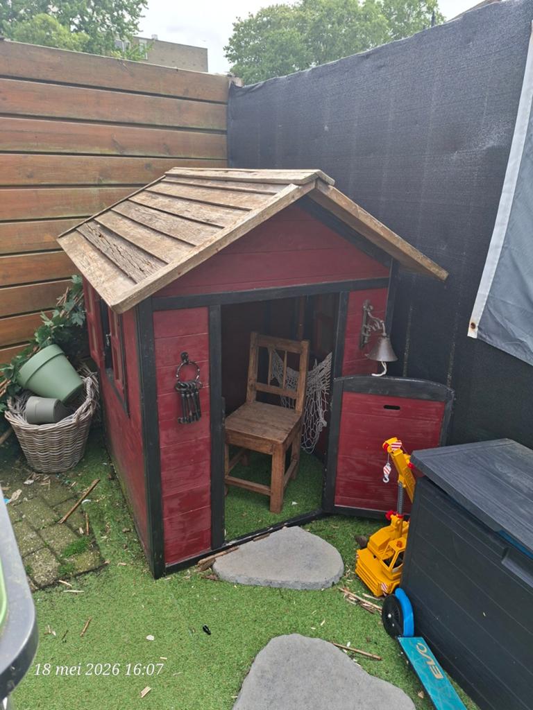 Houten speelhuisje , gratis afhalen (opknapper), Kinderen en Baby's, Speelgoed | Buiten | Speelhuisjes, Ophalen, Gebruikt, Hout