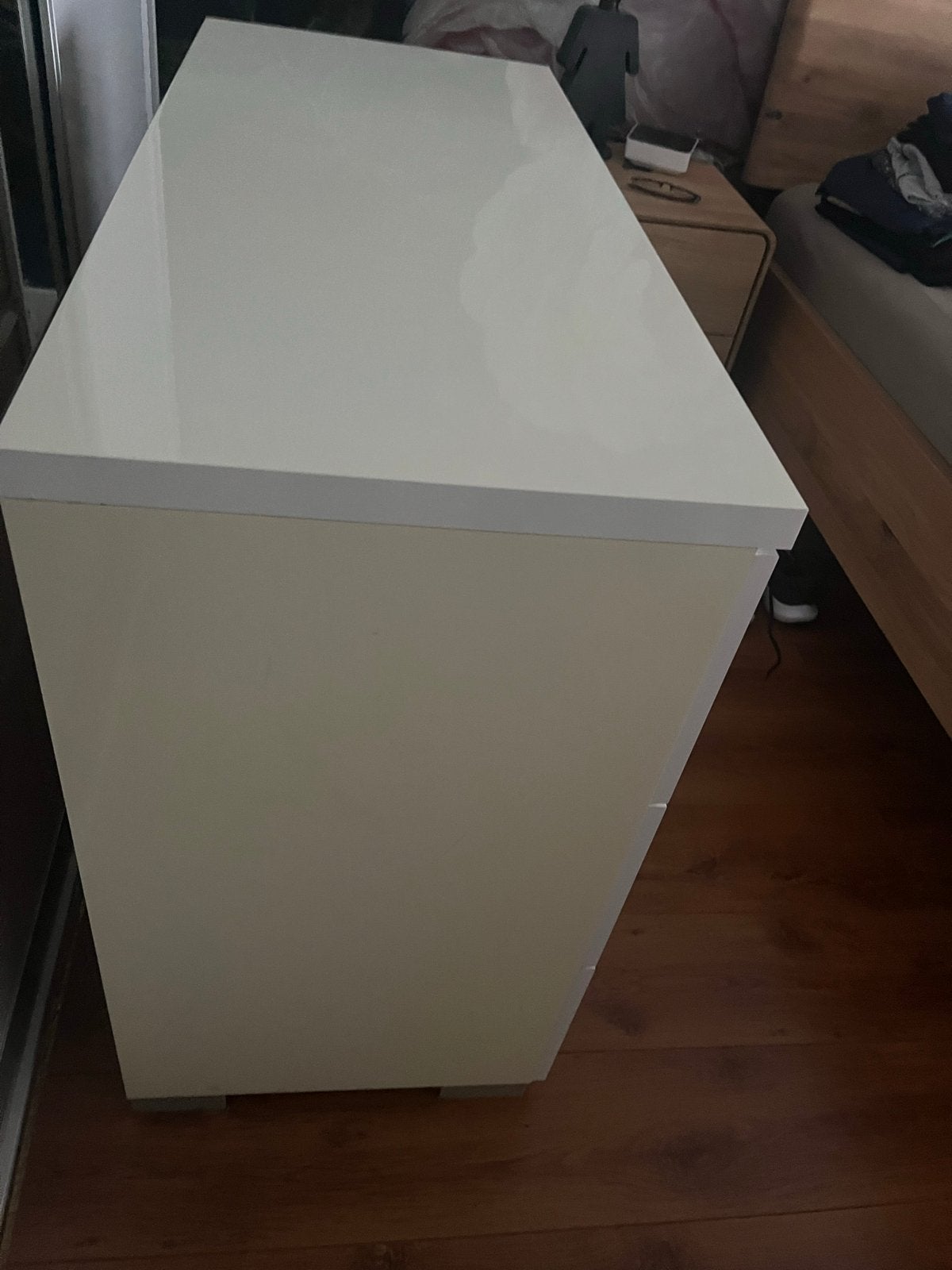 Hoogglans wit ladekast in zeer goede staat, Ophalen of Verzenden, Zo goed als nieuw, 3 of 4 laden, Minder dan 100 cm