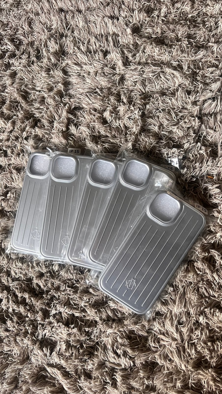 iPhone 15 Rimowa LOOK Hoesje – Nieuw in verpakking, Telecommunicatie, Ophalen of Verzenden, Zo goed als nieuw