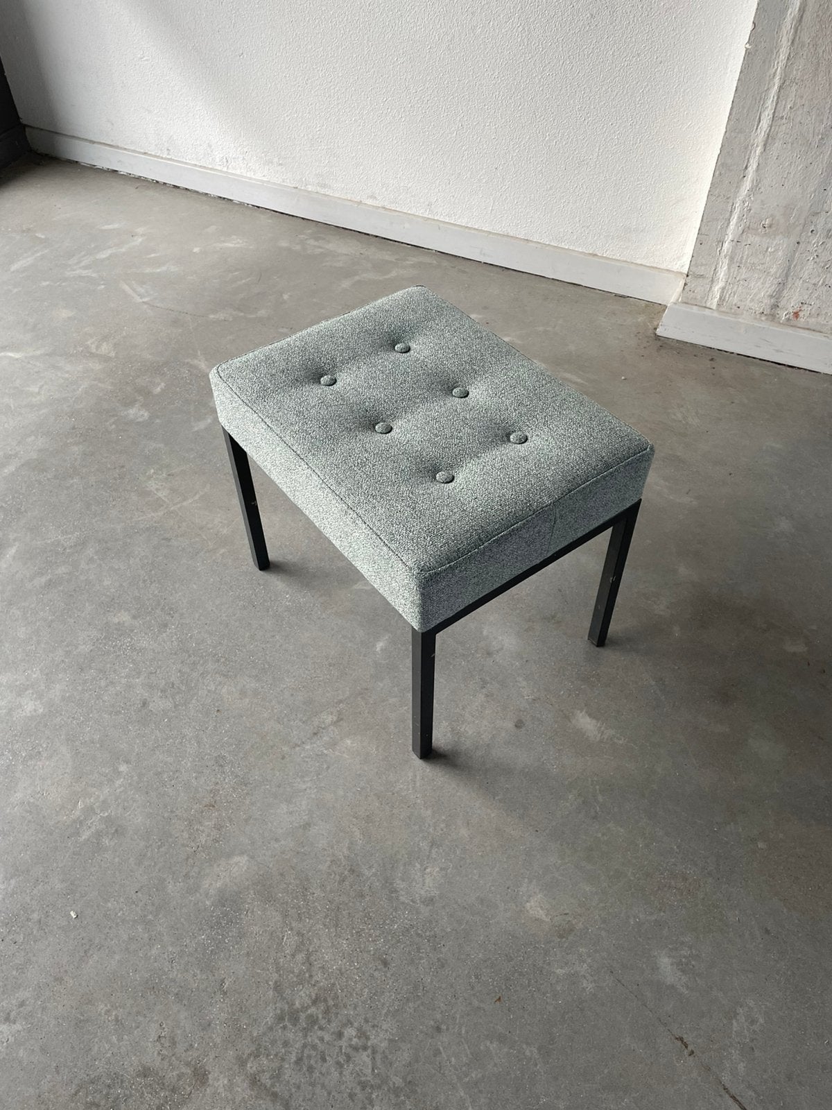 Leuk voetenbankje jaren 50 nieuwe bekleding, Ophalen, ., 2de hands, Minder dan 50 cm
