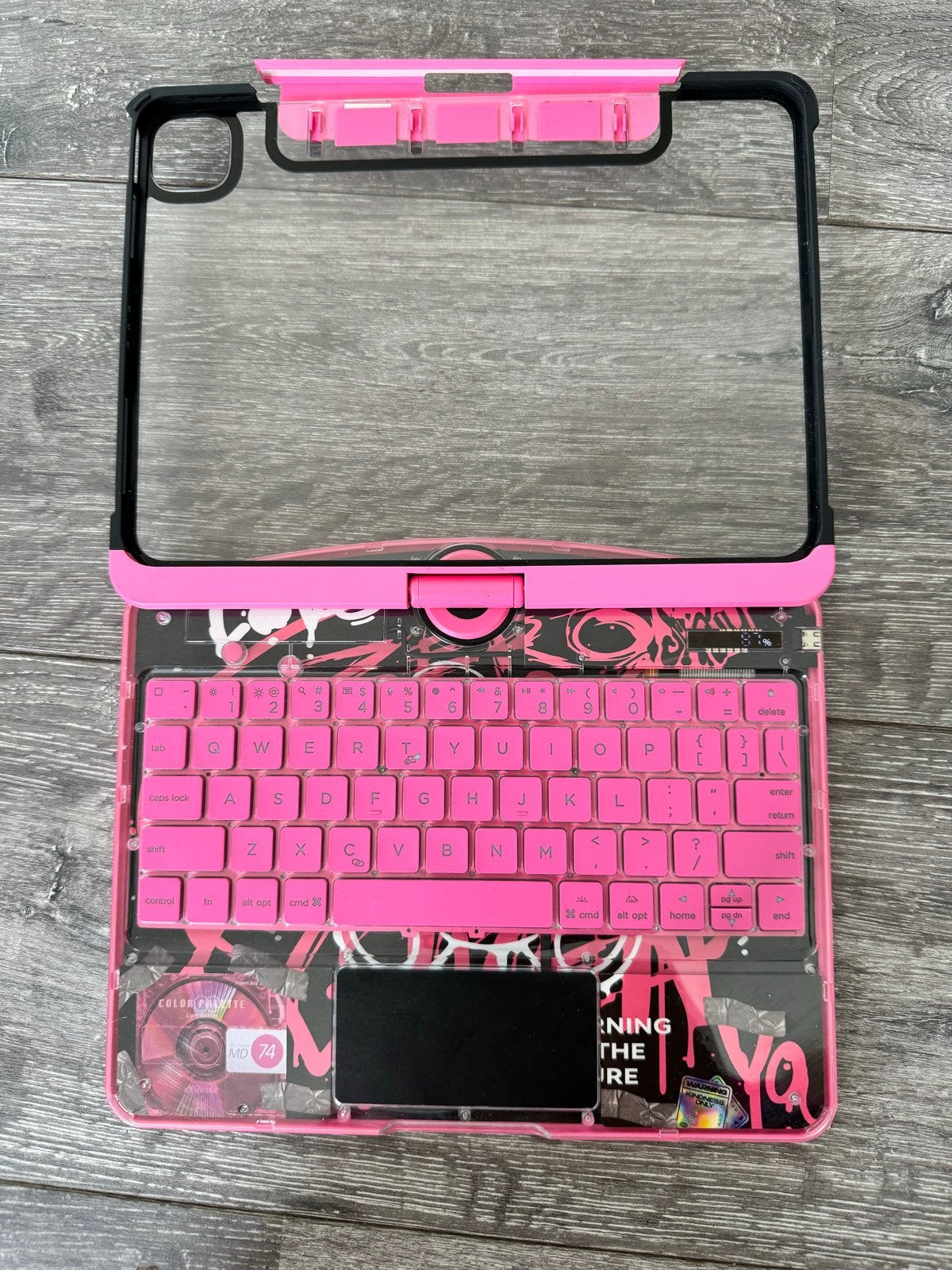 Roze iPad toetsenbordhoes - Bescherming en functionaliteit, Ophalen of Verzenden, Gebruikt