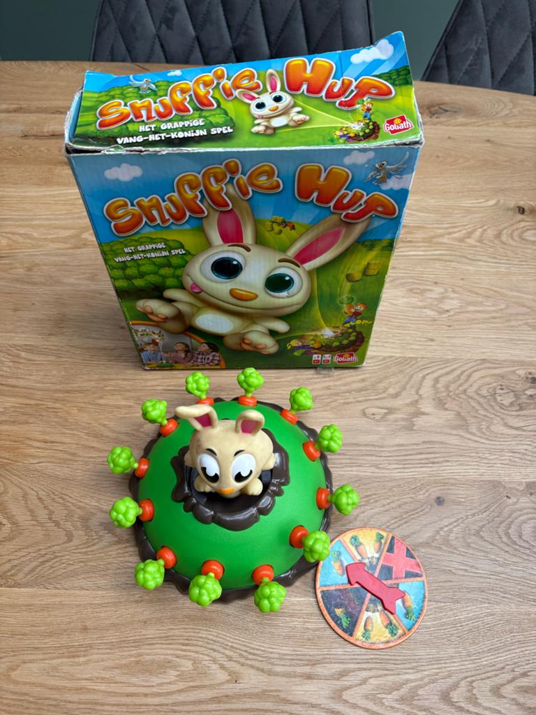 Snuffie Hup: Het Grappige Vang-het-Konijn Spel, Drie of vier spelers, Ophalen, Gebruikt