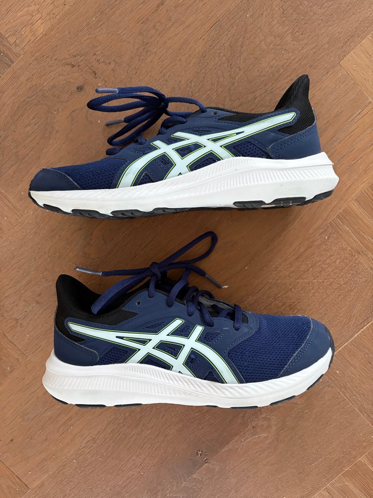 ASICS hardloopschoenen (mt 35) z.g.a.n. - ook voor binnen, Ophalen, Hardloopschoenen, Zo goed als nieuw, Hardlopen