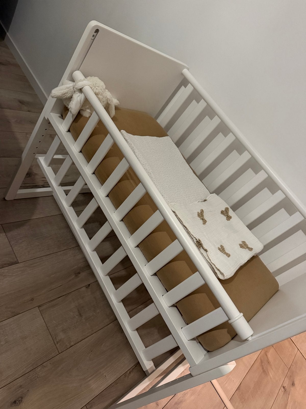 Witte co-sleeper/wiegje met verstelbare hoogte, Kinderen en Baby's, Babywiegjes en Ledikanten, Ophalen, Zo goed als nieuw, Wieg