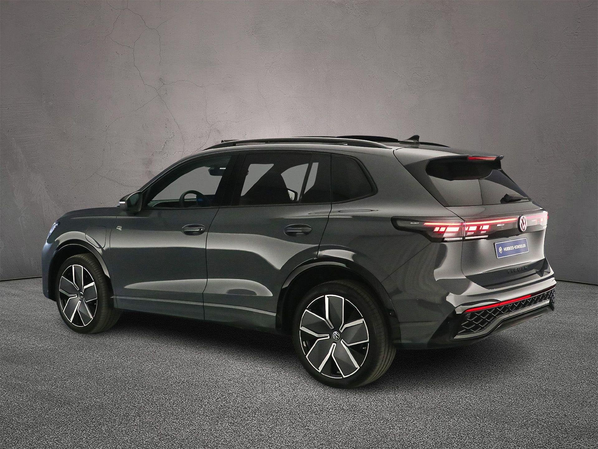 Volkswagen Tiguan R-Line Edition 1.5 TSI eHybrid 272pk DSG A, Stof, 2000 kg, 150 min, Plug-in hybride