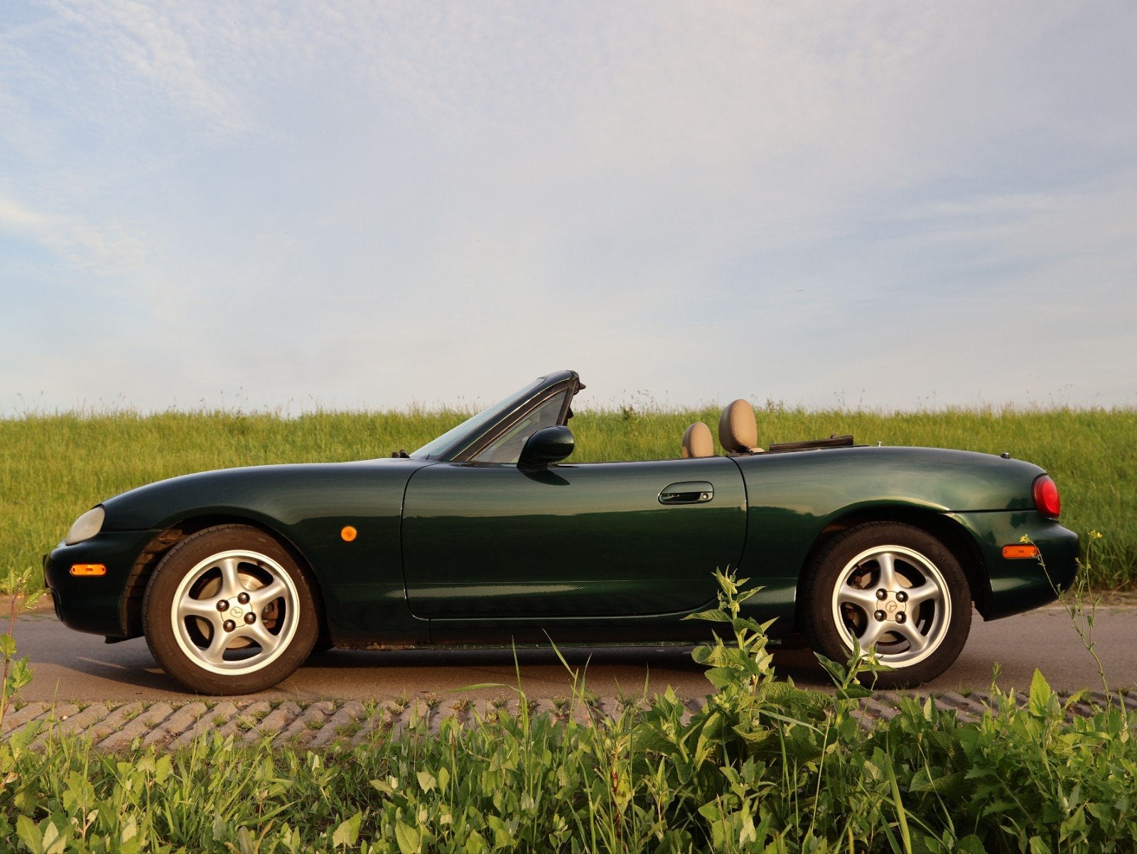 Mazda MX-5 1.8 I 2000 Groen, Auto's, Mazda, Achterwielaandrijving, 40 €/maand, Beige, 4 cilinders