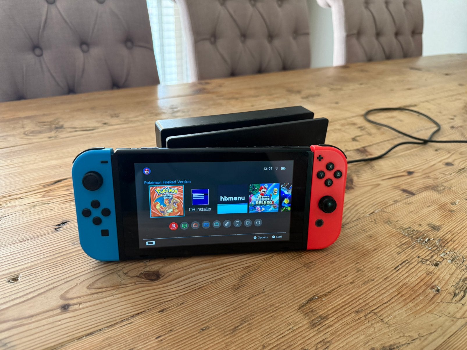 Nintendo Switch V1 - Met games. Unpatched!, Spelcomputers en Games, Met 2 controllers, Ophalen of Verzenden, Zo goed als nieuw