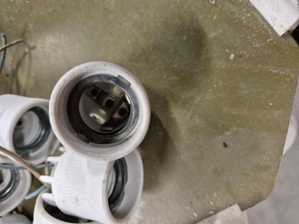 17x porseleinen fitting lamphouder 230 volt E27 schroef, Ophalen