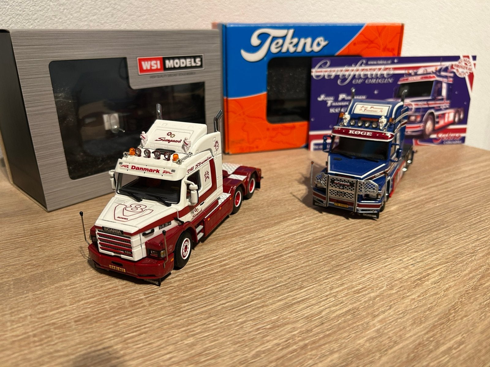 Aangeboden. WSI en TEKNO, Ophalen of Verzenden, Zo goed als nieuw, Bus of Vrachtwagen, Tekno