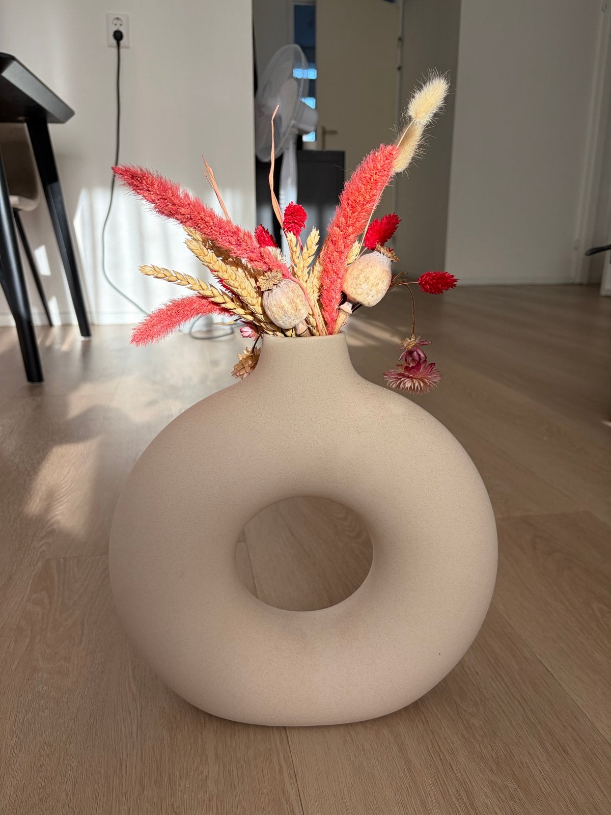 H&M Home Vaas met Droogbloemen - Beige Keramiek, Inclusief droogbloemen, Beige, Ophalen of Verzenden, Zo goed als nieuw