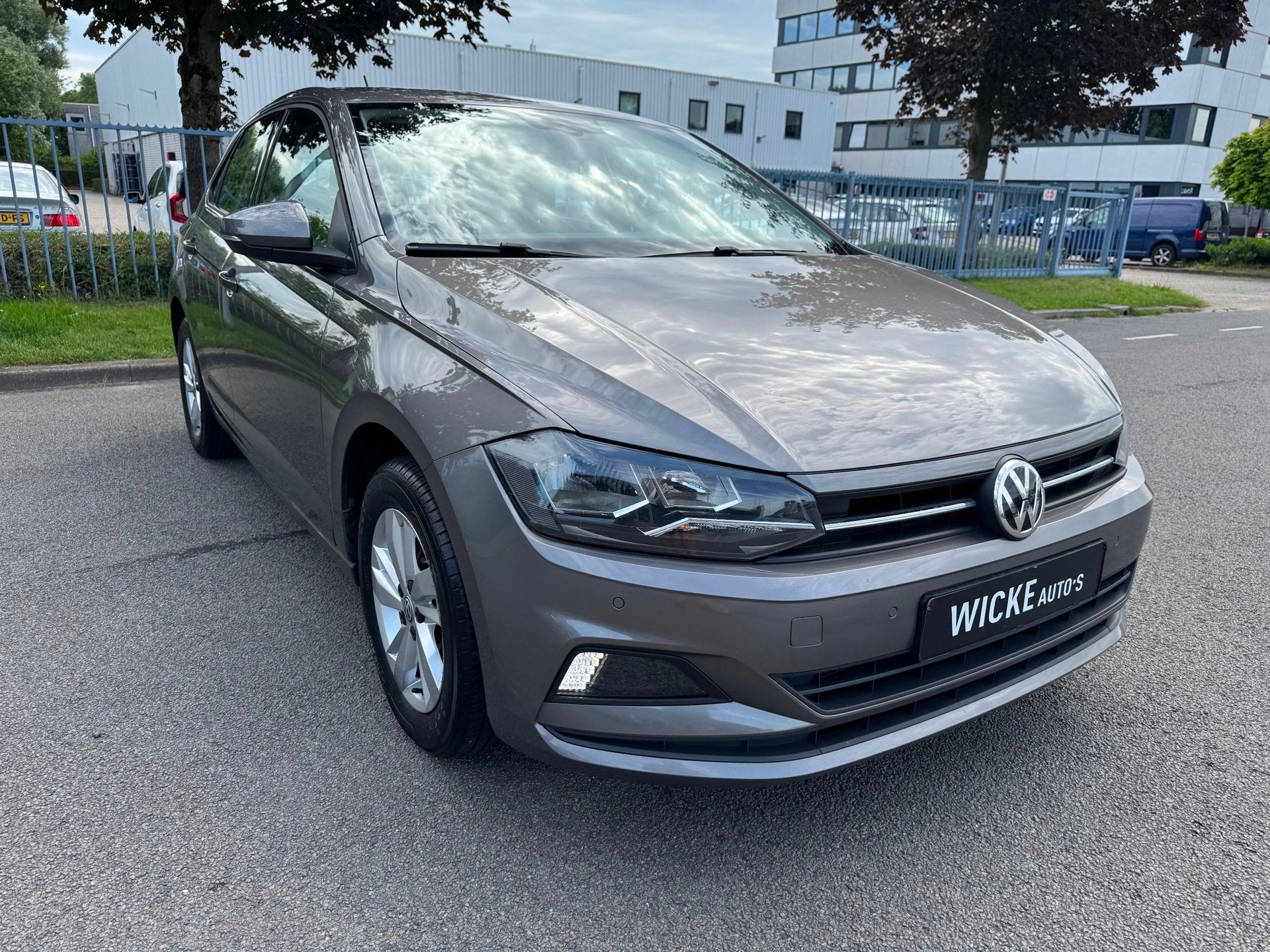 Volkswagen Polo 1.0 TSI Comfortline Navigatie PDC PDC Clima, Auto's, Volkswagen, Voorwielaandrijving, Gebruikt, Zwart, 95 pk