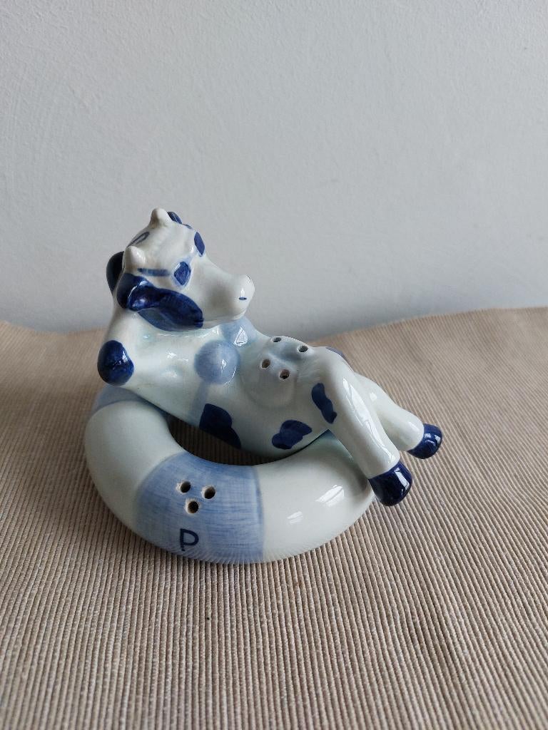 Peper en zout stel koe op zwemband, Verzamelen, Ophalen, Zo goed als nieuw