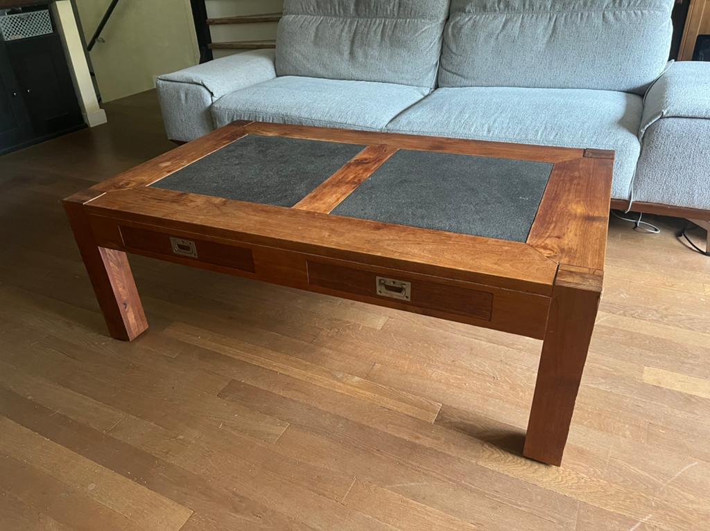 Robuuste houten salontafel met lades en stenen blad, Huis en Inrichting, Tafels | Salontafels, Ophalen, Gebruikt, 100 tot 150 cm