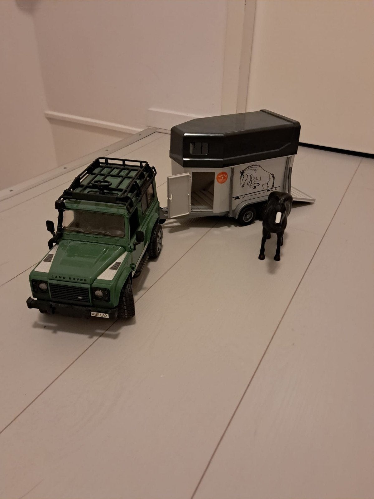 Bruder Land Rover met paardentrailer en paard speelgoedset, Kinderen en Baby's, Ophalen, Gebruikt