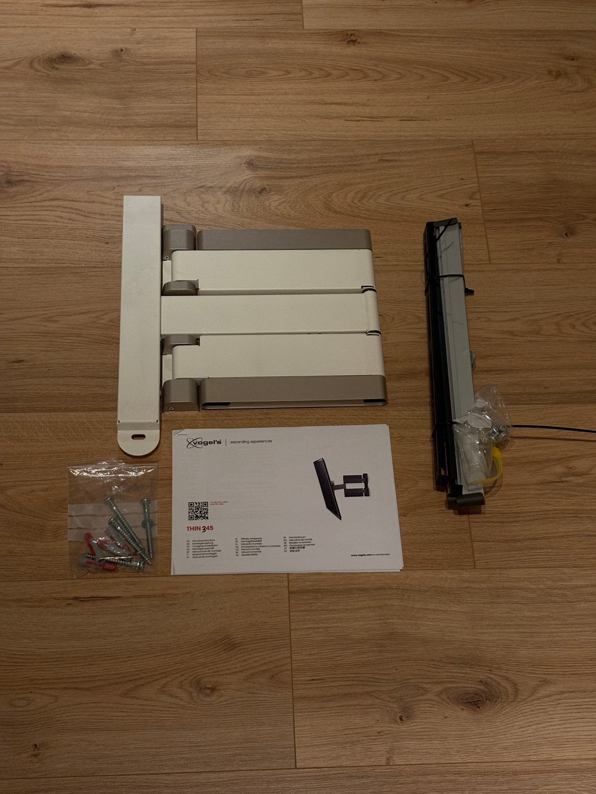 Vogel's THIN 345 Draaibare&Kantelbare TV Beugel - Wit/Zilver, Ophalen of Verzenden, Zo goed als nieuw
