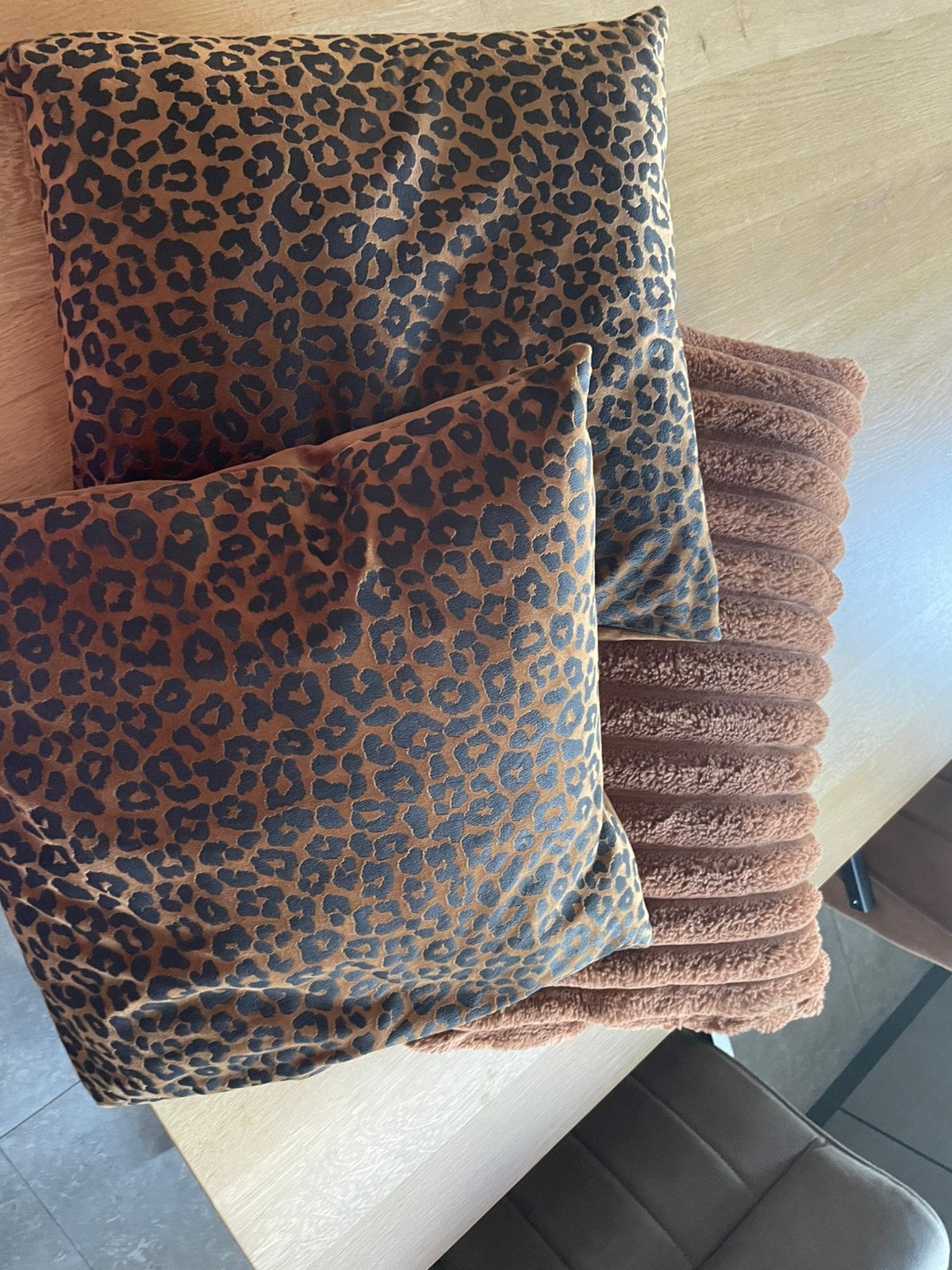 Set van 3 kussens camel, Ophalen, Zo goed als nieuw, Vierkant