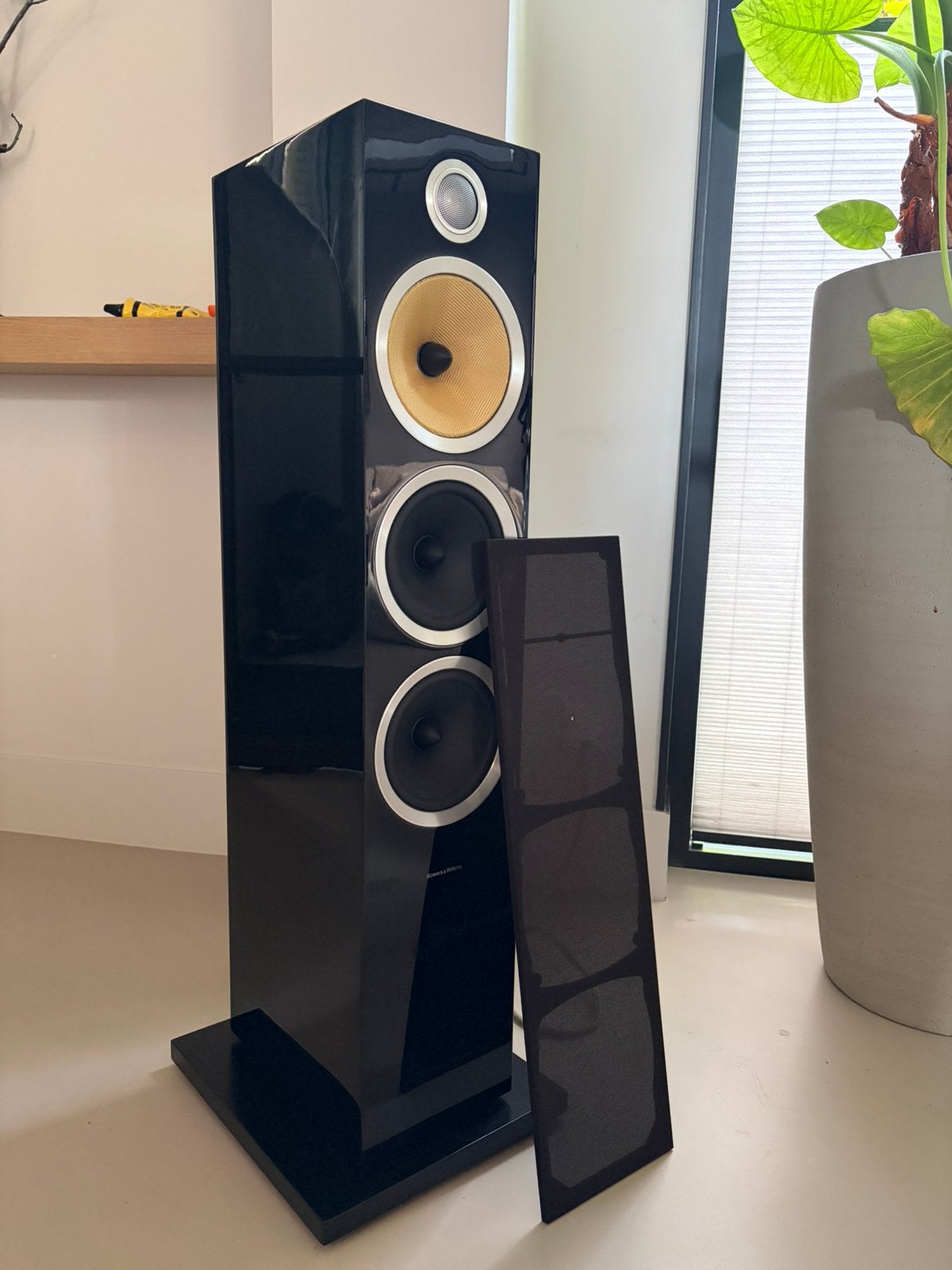 Bowers & Wilkins CM9 S2