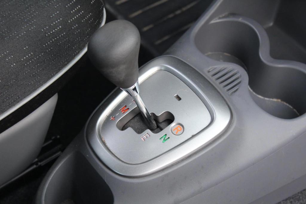 Toyota Aygo 1.0-12V Aspiration Green AUTOMAAT | ALCANTARA |, Auto's, Gebruikt, Zwart, 4 stoelen, Origineel Nederlands