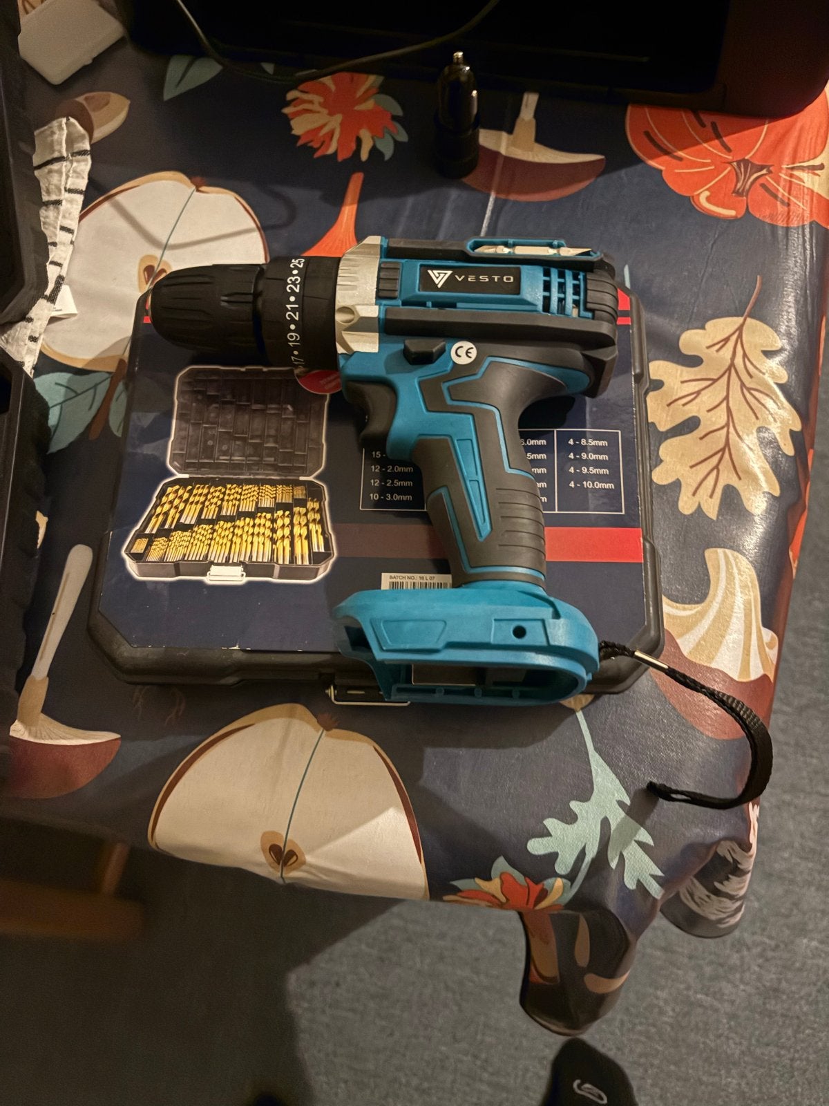 Accu Boormachine Vesto 21V met 170-delige Wolfgang Boorbitse, Ophalen of Verzenden, Zo goed als nieuw, Boor- en Schroefmachine