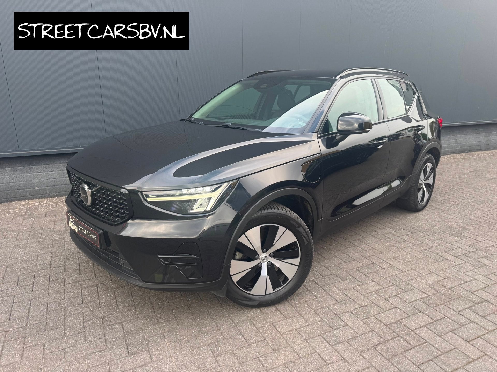 Volvo XC40 1.5 T4 PHEV/1e eig/Trekhaak/incl. BTW!, Gebruikt, Zwart, Zwart, Leder