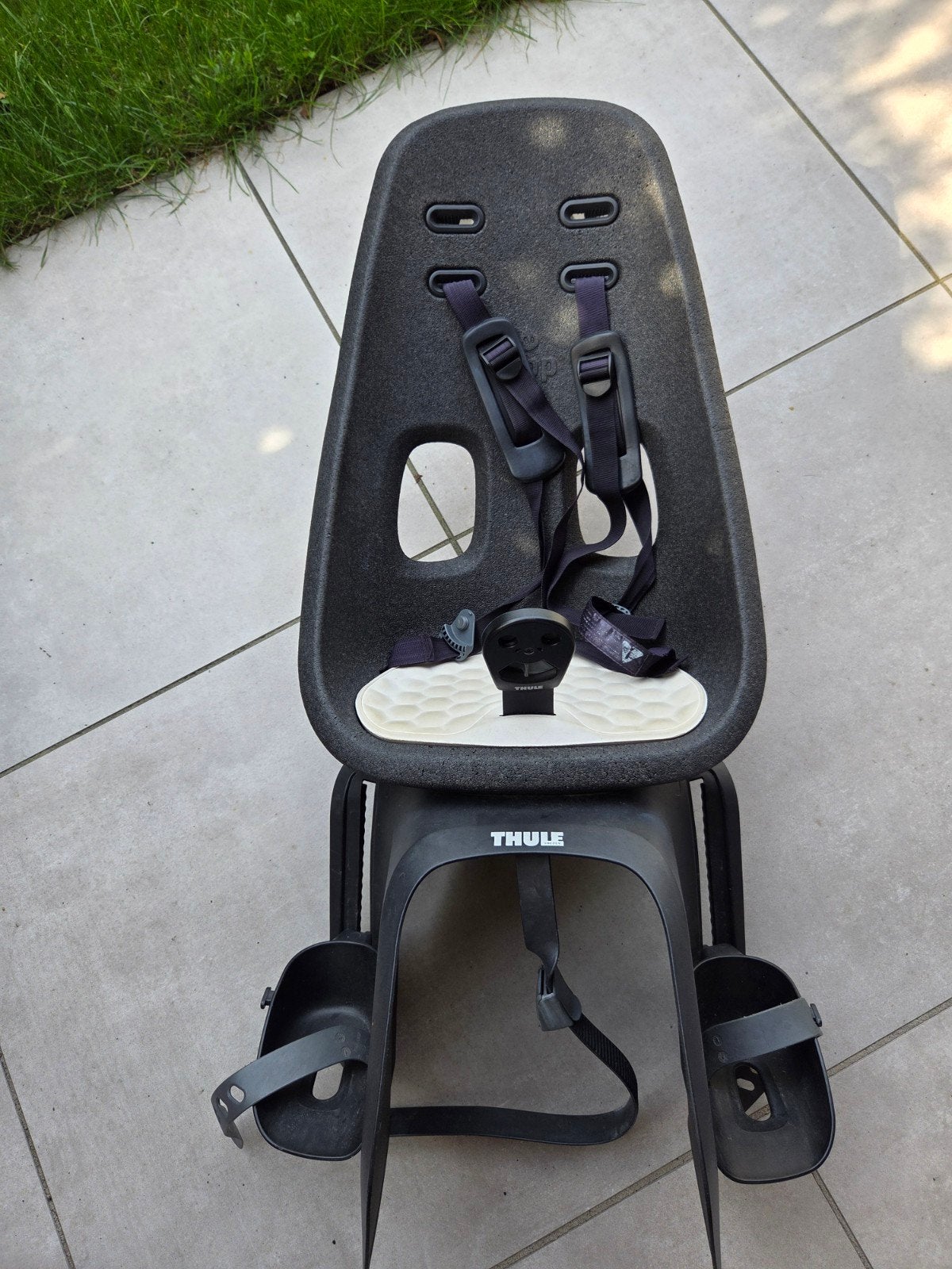 Thule Yepp Nexxt Maxi fietszitje met slot, Ophalen, Thule, Gebruikt, Voetsteuntjes