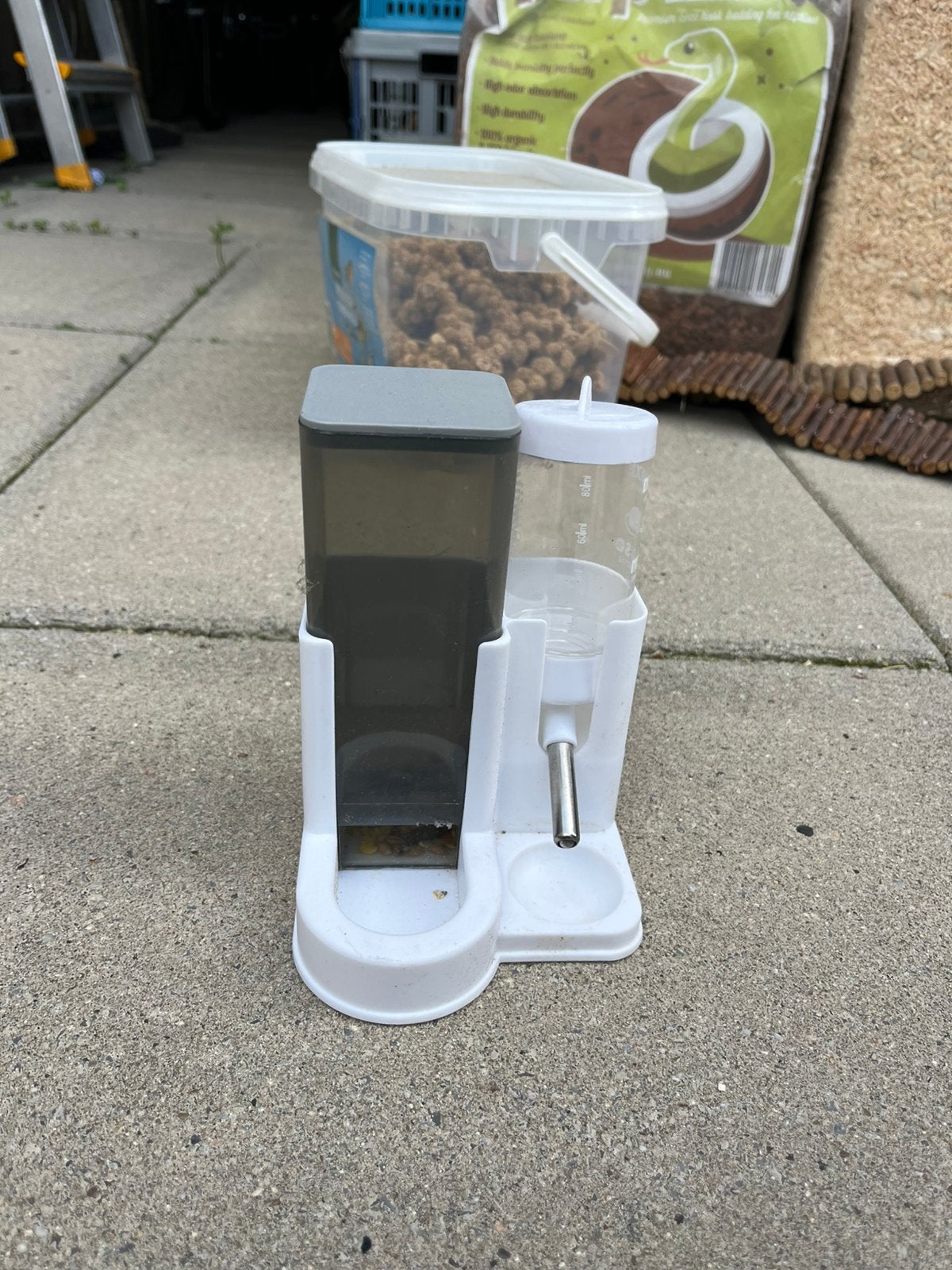 Hamster/gerbil voer en water bak, Dieren en Toebehoren, Ophalen of Verzenden, Zo goed als nieuw