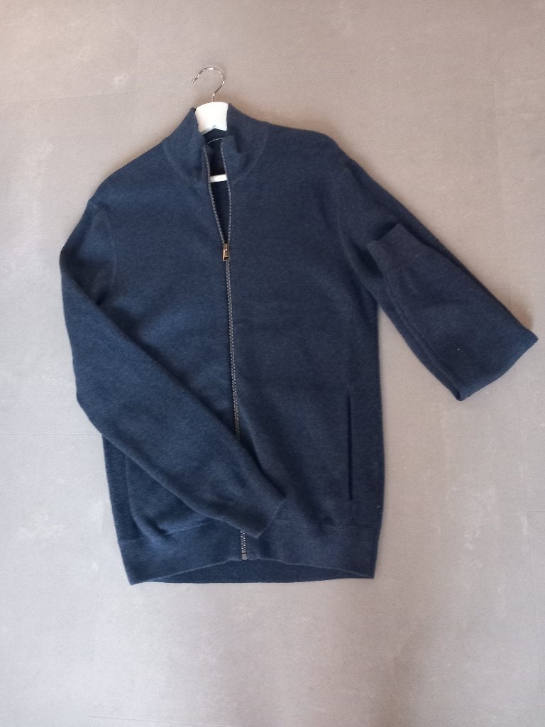 MOOIE MERK VESTEN MAAT M     2 ZIJN NOG NIEUW, Ophalen of Verzenden, Zo goed als nieuw, Maat 48/50 (M), Overige kleuren