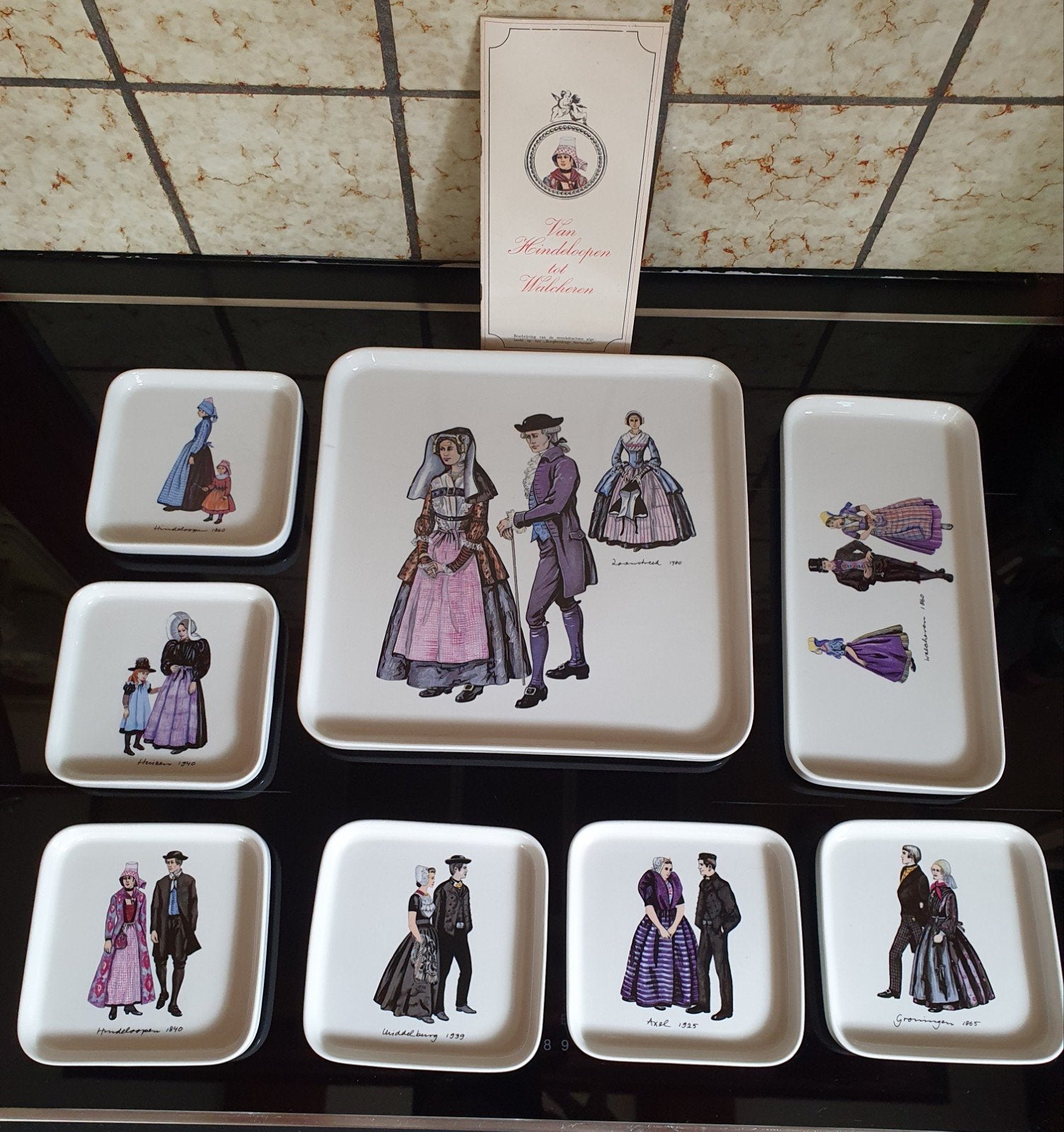 Prachtig vintage gebaksstel, compleet stapelbaar, Ophalen of Verzenden, Nieuw, Porselein, Overige stijlen