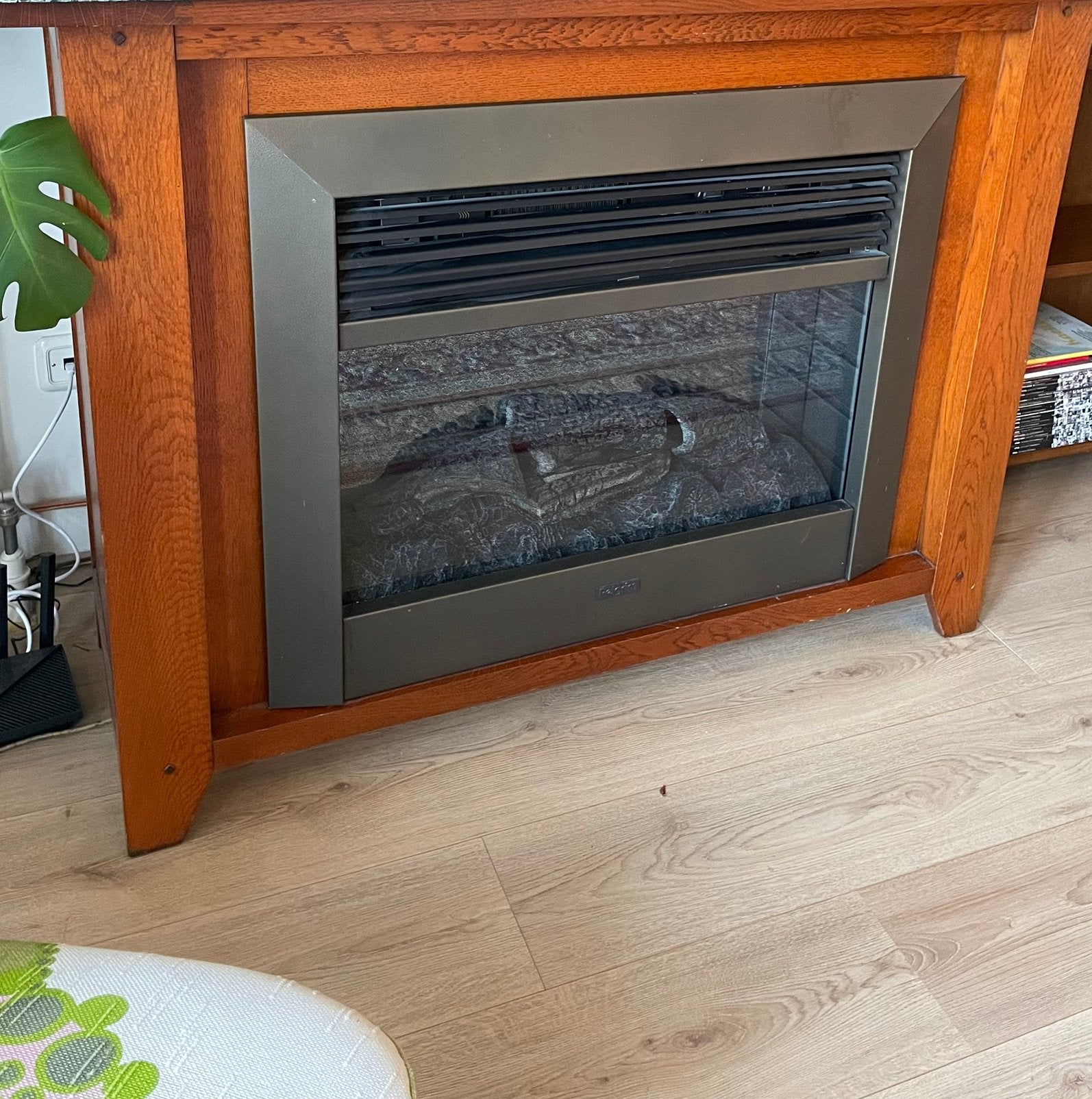 Elektrische inbouwhaard met houten schouw, werkend, Ophalen, Zo goed als nieuw, Vrijstaande haard, Elektrische haard