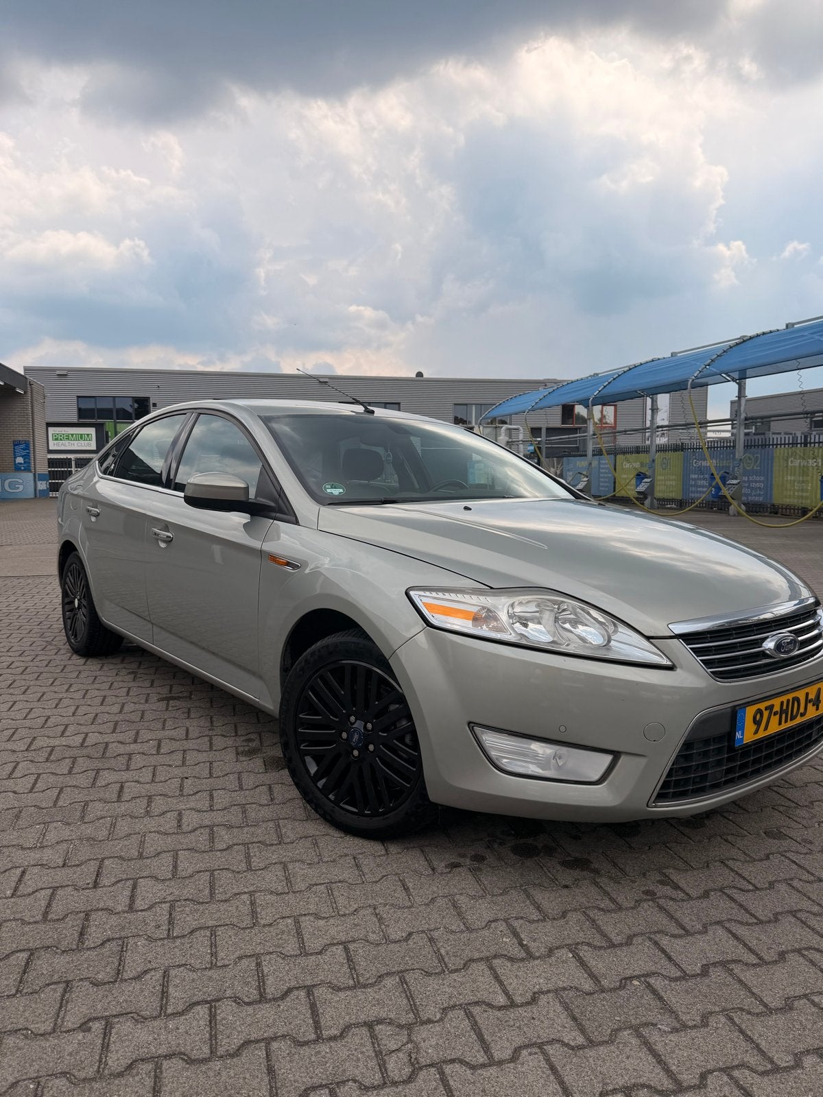 Ford Mondeo Ghia Full Option | Leder | Camera, 145 pk, Zwart, 4 cilinders, 75 €/maand