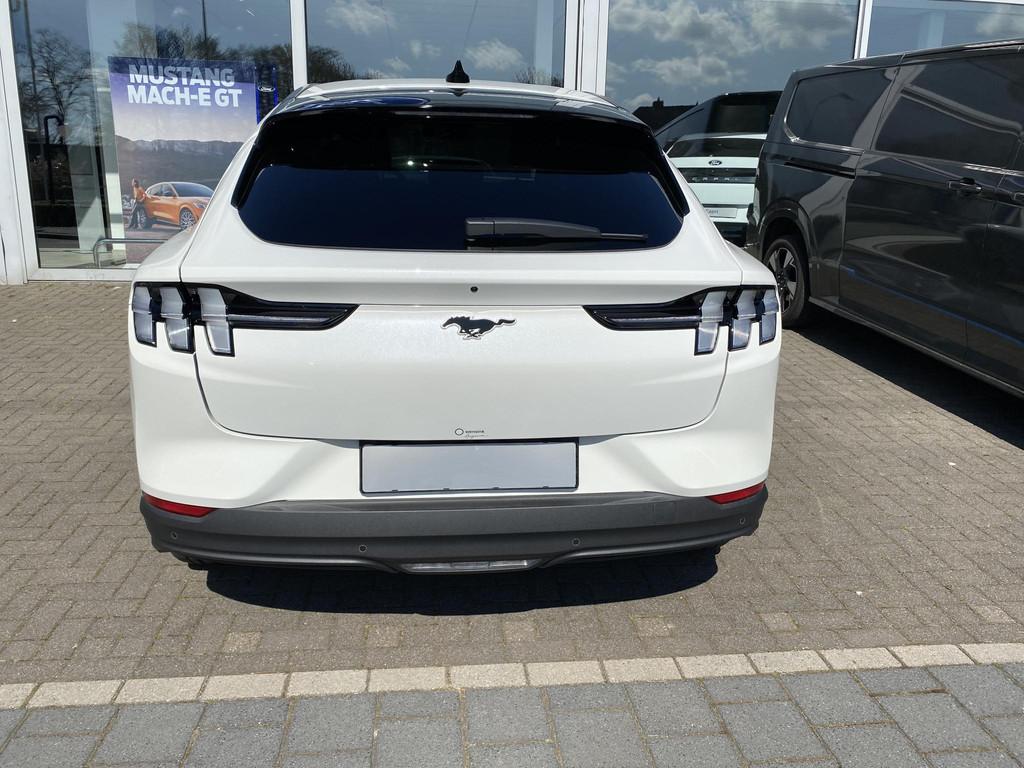 Ford Mustang Mach-E Standard Range RWD 72,6 kWh €2.000,- F, Auto's, Automaat, Achterwielaandrijving, 474 min, Wit