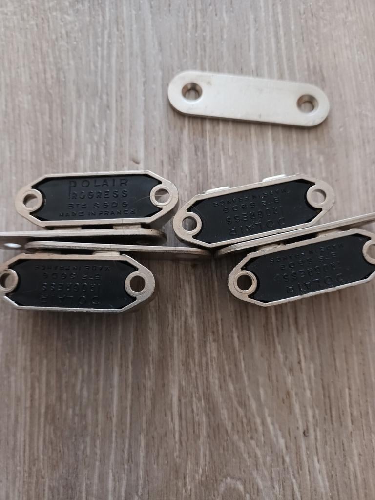 Magneetsnapper x4.  5x2cm Vintage 1960. Kleding keukenkasten, Ophalen