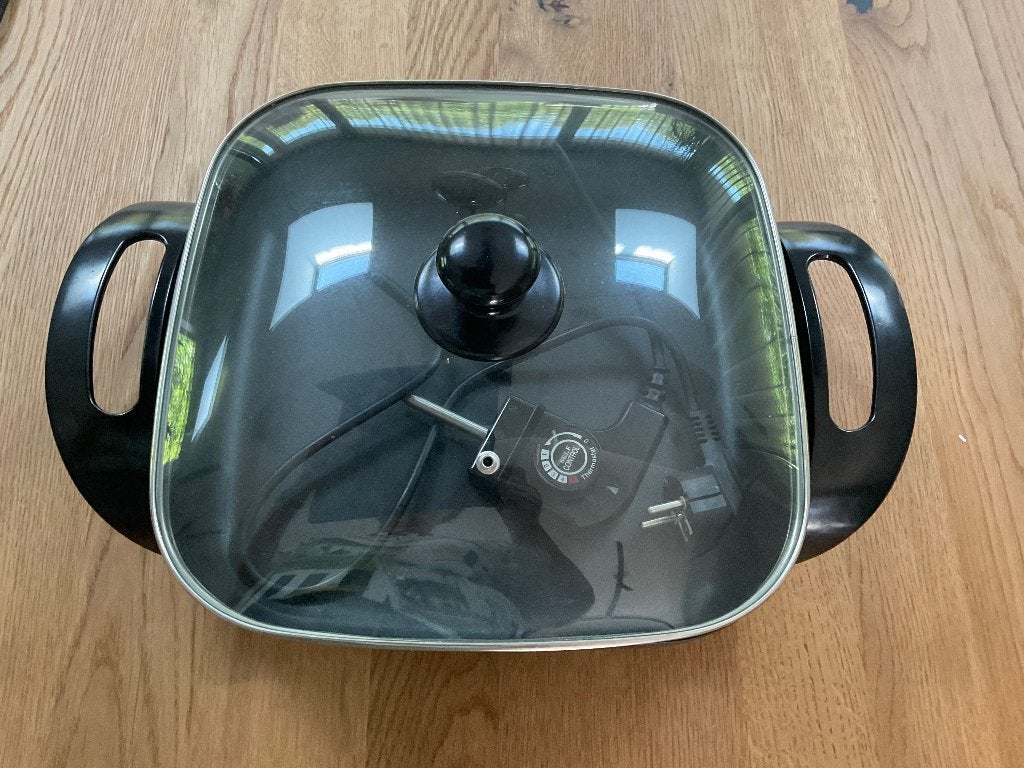 Elektrische Multipan/ hapjespan met deksel 1500 W 30 cm, Ophalen of Verzenden, Zo goed als nieuw, 4 t/m 7 personen