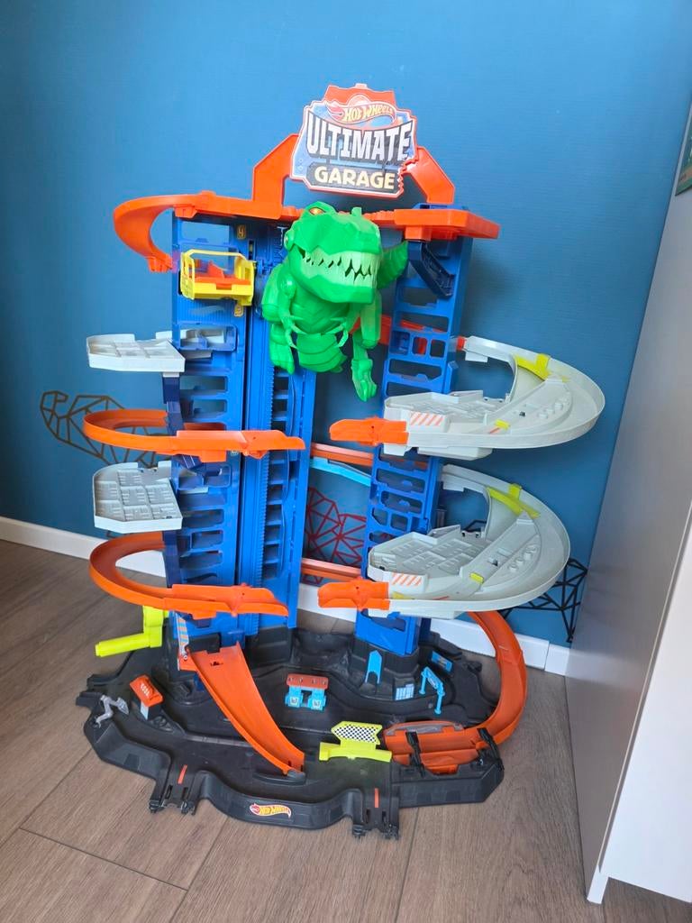 Hot Wheels Ultimate Garage met dinosaurus, Ophalen, Jongen