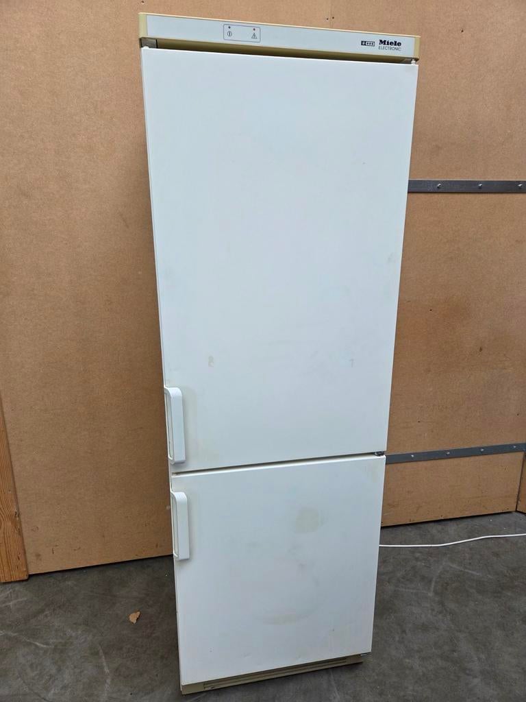 Grote Miele koel- vriescombinatie, Witgoed en Apparatuur, Koelkasten en IJskasten, Ophalen, Gebruikt, 200 liter of meer, Met aparte vriezer