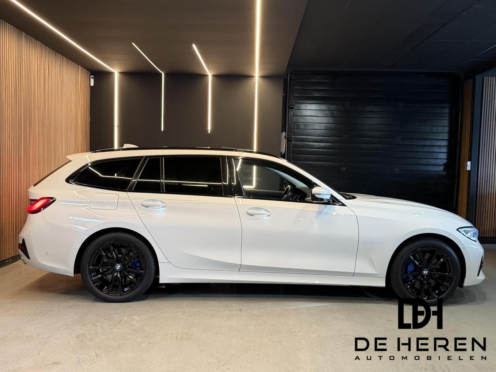 BMW 3-serie Touring 330e HiExecutive|HDUP|PANO|ACC|360|LASER, Auto's, 1998 cc, Achterwielaandrijving, Gebruikt, 4 cilinders