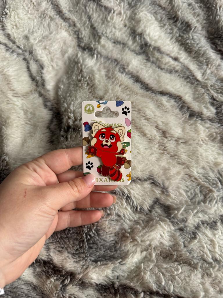 Disney Pixar Turning Red Mei Lee Rode Panda Pin, Ophalen of Verzenden, Nieuw
