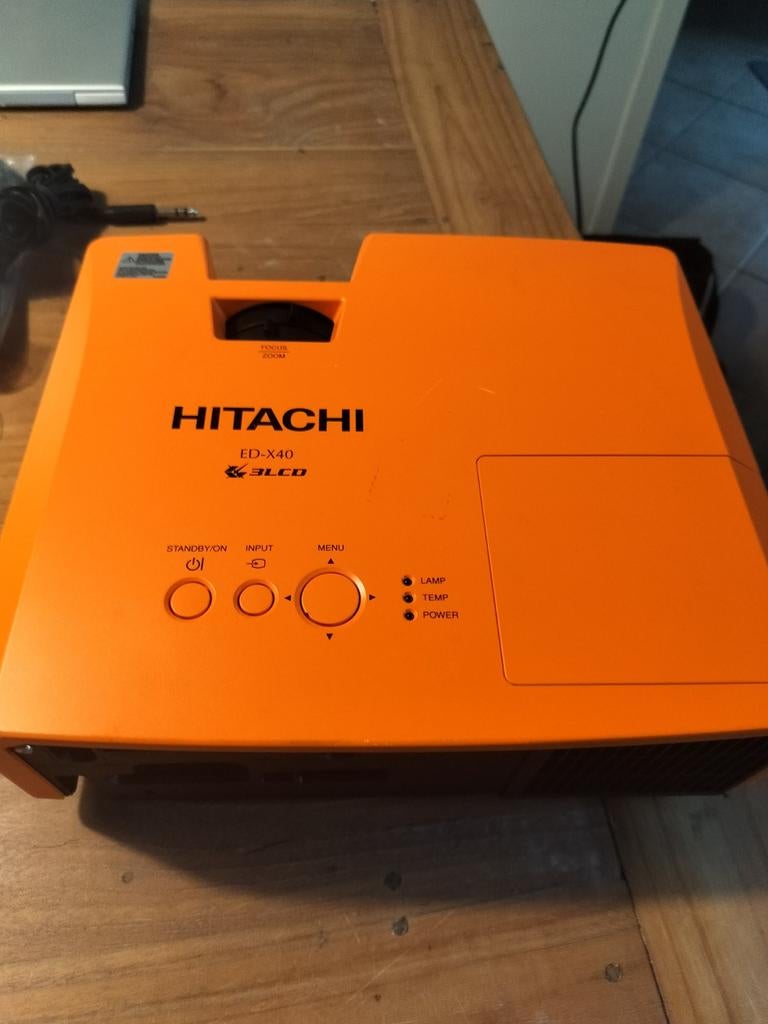 Beamer Hitachi ED-X40 LCD Projector - 104 uur lamp tijd, Ophalen of Verzenden, Gebruikt, LCD, Hitachi