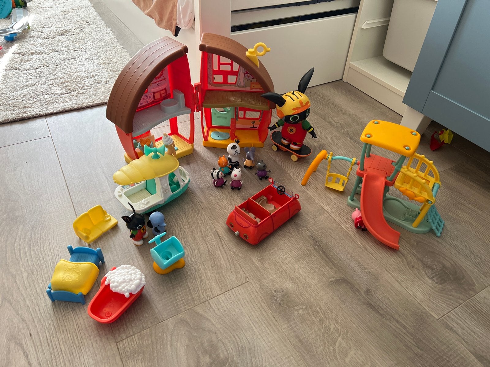 Bing Speelset en peppa big auto en poppetjes, Verzenden, Gebruikt, Jongen of Meisje